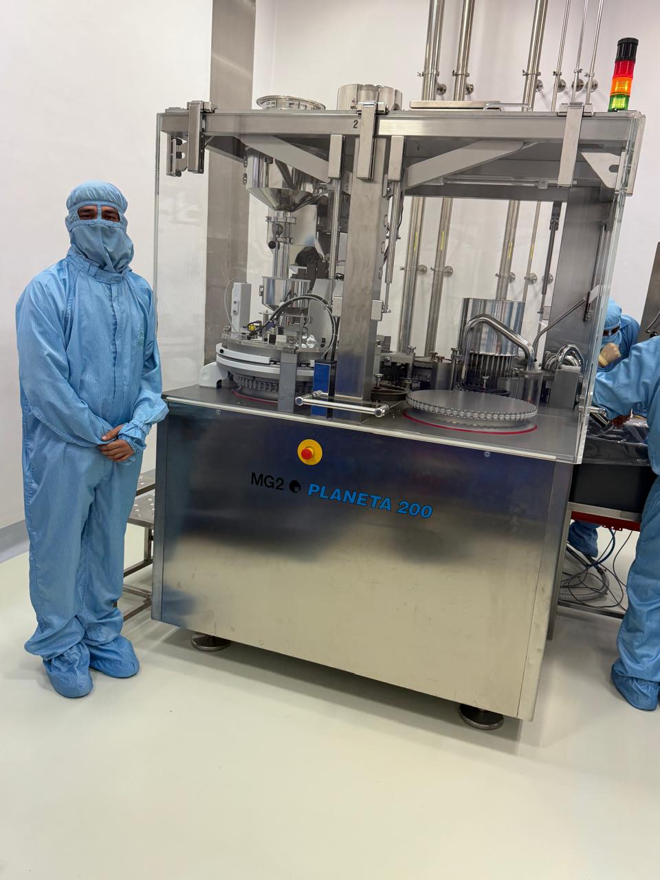 MG2 Planeta 200 capsule filling machine in a cleanroom